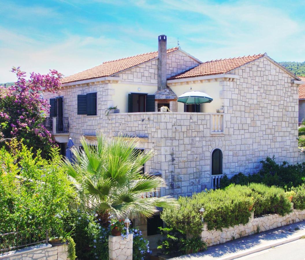 Apartmani Bepina Supetar Exterior foto