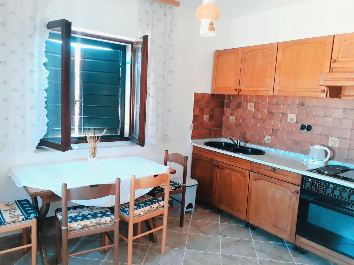 Apartmani Bepina Supetar Exterior foto